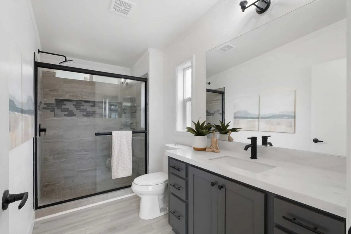 The Apogee — 1,183 sq ft 3bd/2bath Modern Yard Income Residence $209,000