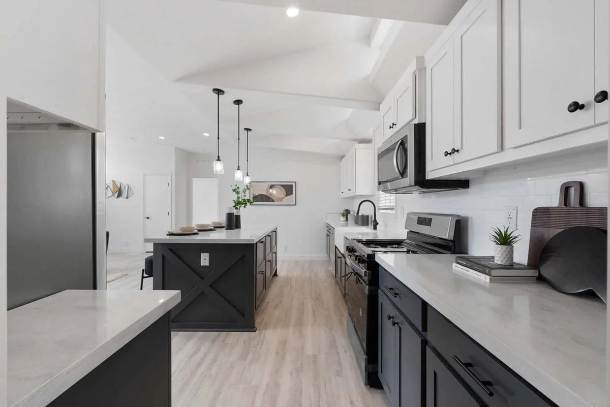 The Apogee — 1,183 sq ft 3bd/2bath Modern Yard Income Residence $209,000